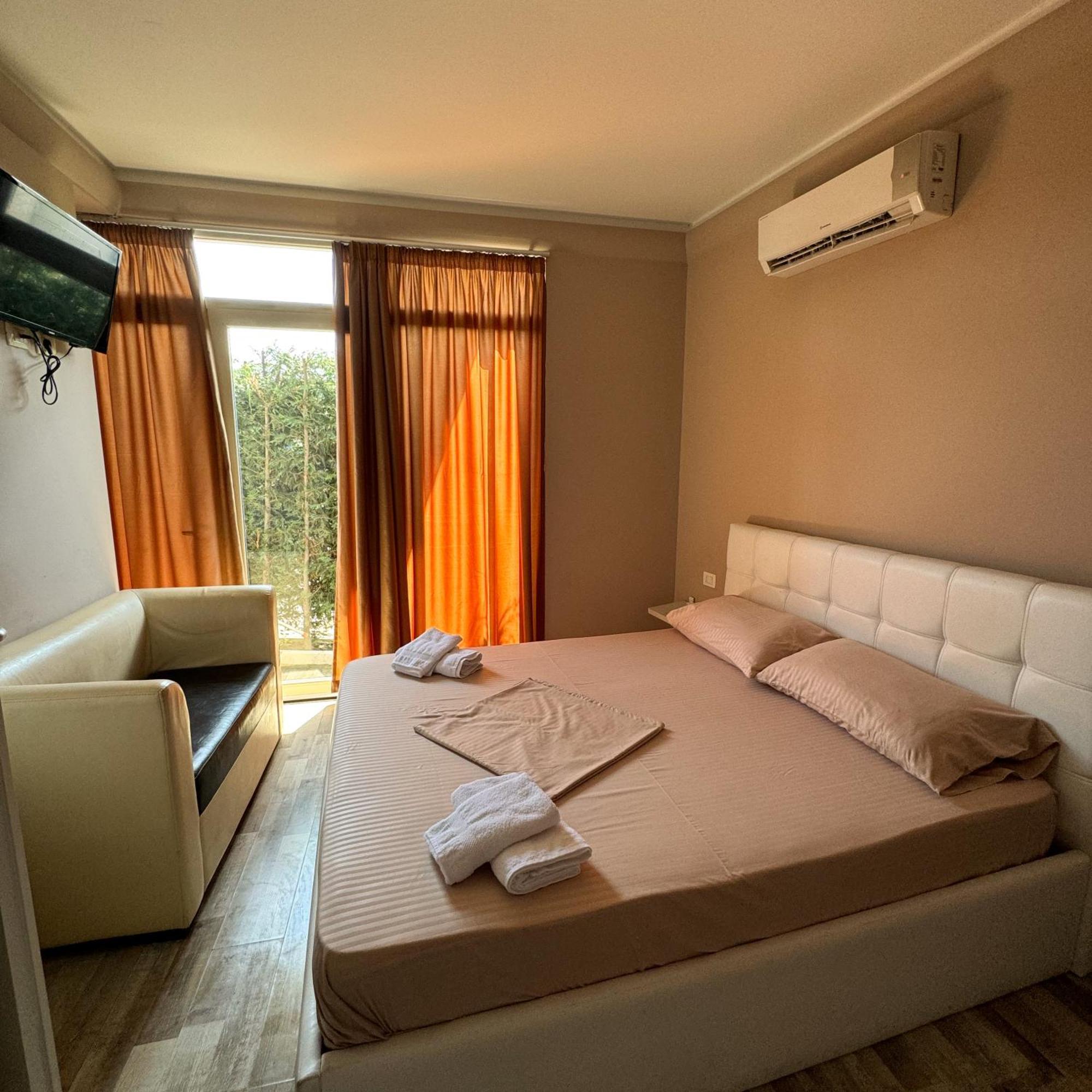 Shkodra Budget Hotel Exterior photo